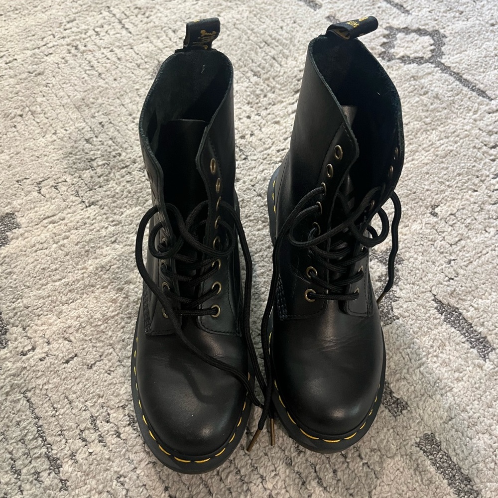 Dr. Martins woman’s boots